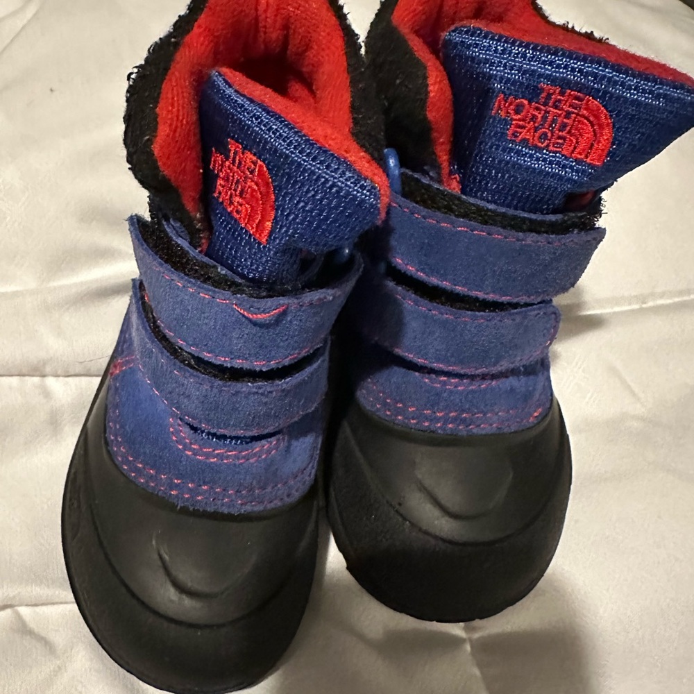 The North Face Infant Boys Size 6 Toddler Waterproof Winter Suede Snow Boots
